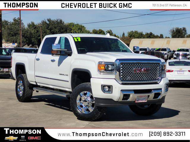 2017 GMC Sierra 2500HD Denali 4WD photo