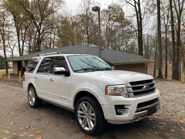 2017 Ford Expedition Platinum 4WD photo