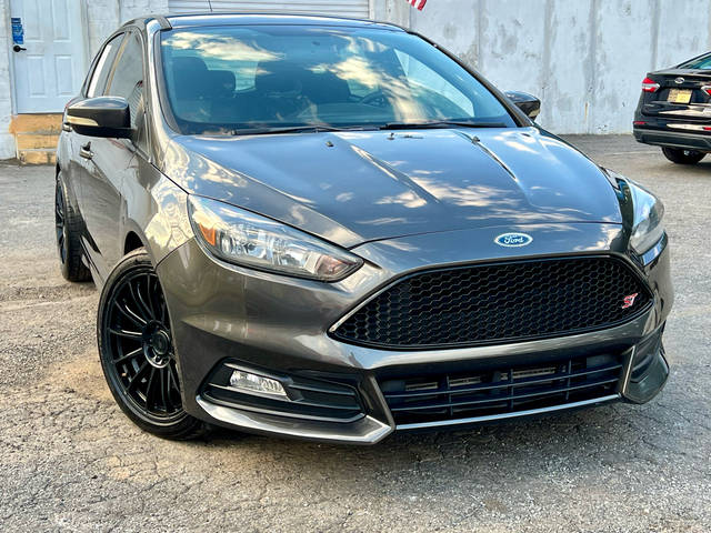 2017 Ford Focus ST FWD photo