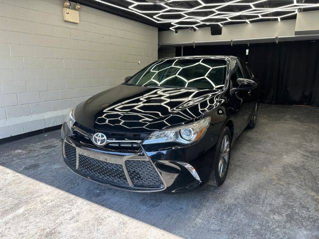 2017 Toyota Camry SE FWD photo