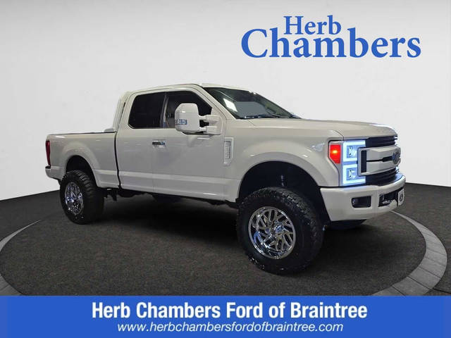 2017 Ford F-250 Super Duty Lariat 4WD photo