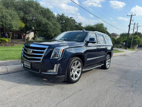 2017 Cadillac Escalade Luxury RWD photo