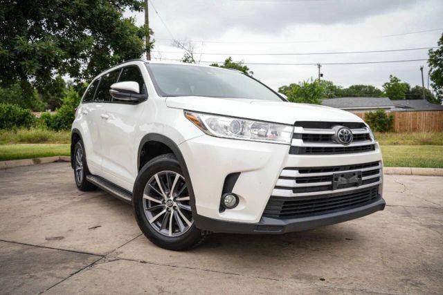 2017 Toyota Highlander XLE FWD photo