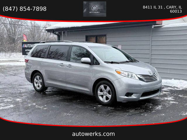 2017 Toyota Sienna LE FWD photo