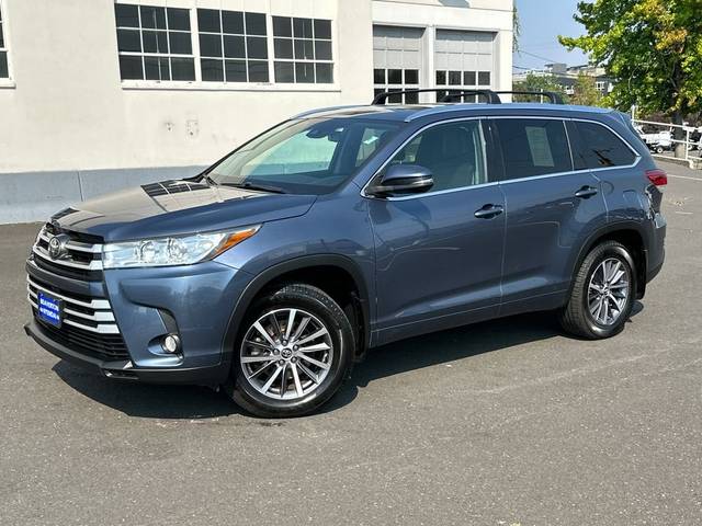 2017 Toyota Highlander XLE AWD photo