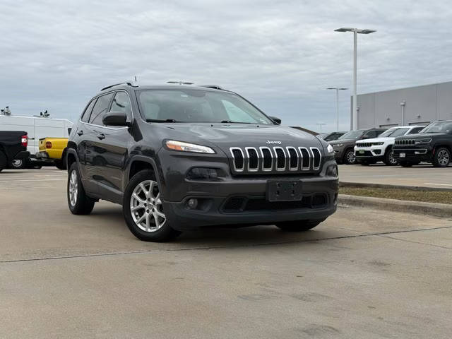 2017 Jeep Cherokee Latitude FWD photo