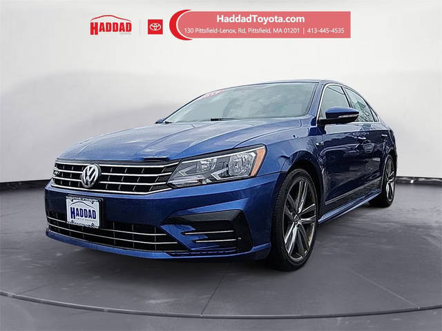 2017 Volkswagen Passat R-Line w/Comfort Pkg FWD photo