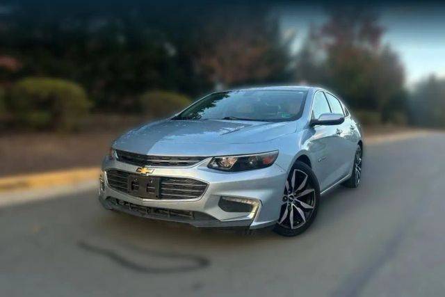 2017 Chevrolet Malibu LT FWD photo