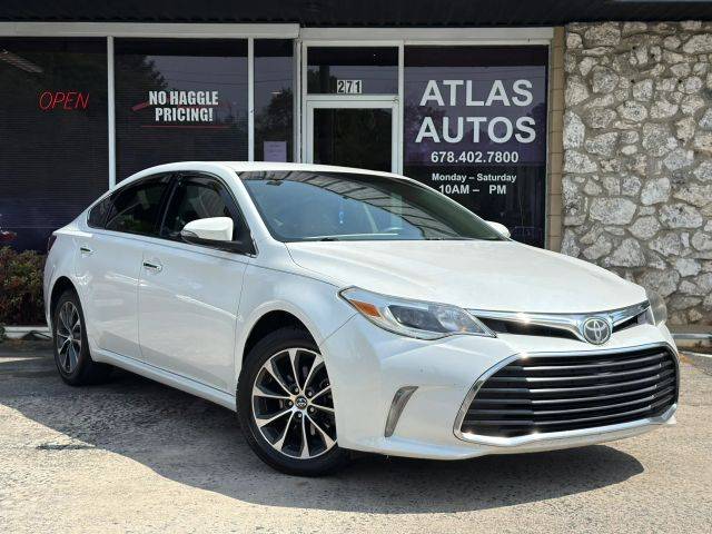 2017 Toyota Avalon XLE FWD photo
