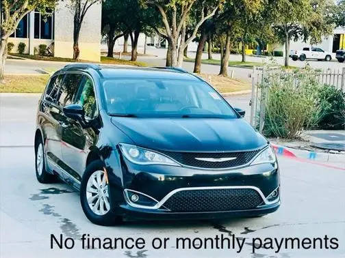 2017 Chrysler Pacifica Minivan Touring-L FWD photo