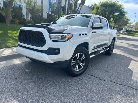 2017 Toyota Tacoma TRD Sport RWD photo