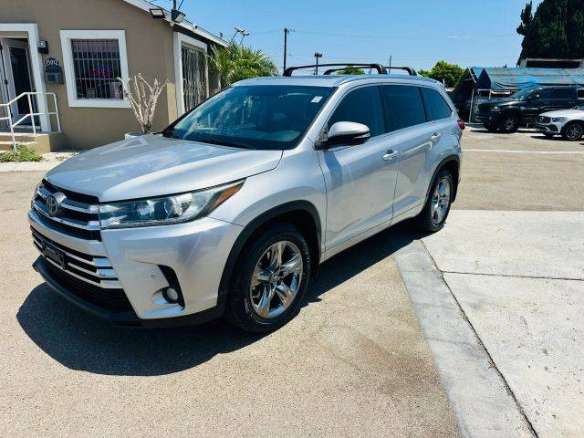 2017 Toyota Highlander Limited Platinum AWD photo