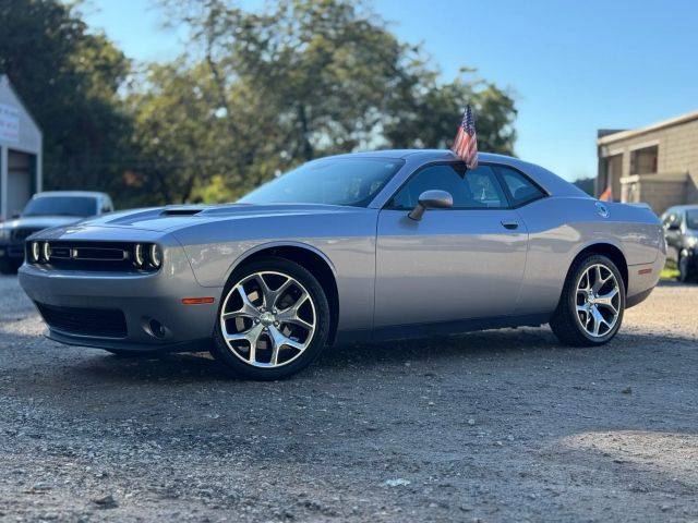 2016 Dodge Challenger SXT Plus RWD photo