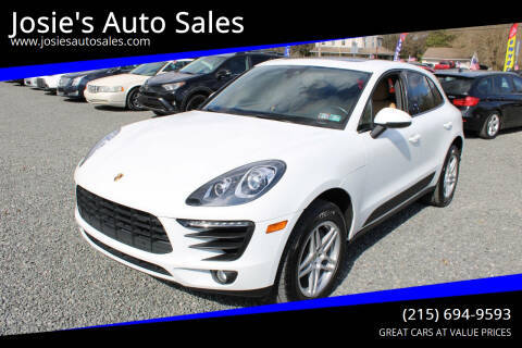 2017 Porsche Macan  AWD photo