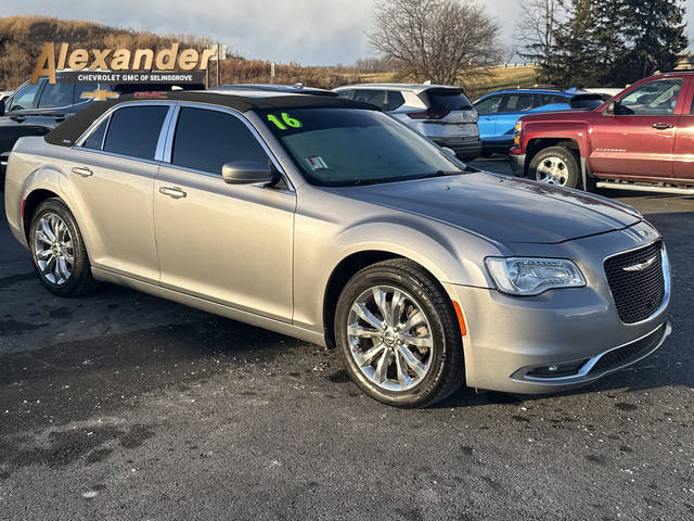 2016 Chrysler 300 Limited AWD photo