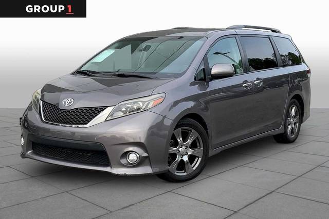 2017 Toyota Sienna SE FWD photo