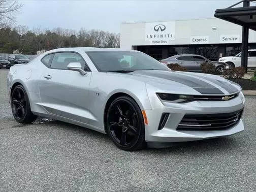 2017 Chevrolet Camaro 1LT RWD photo