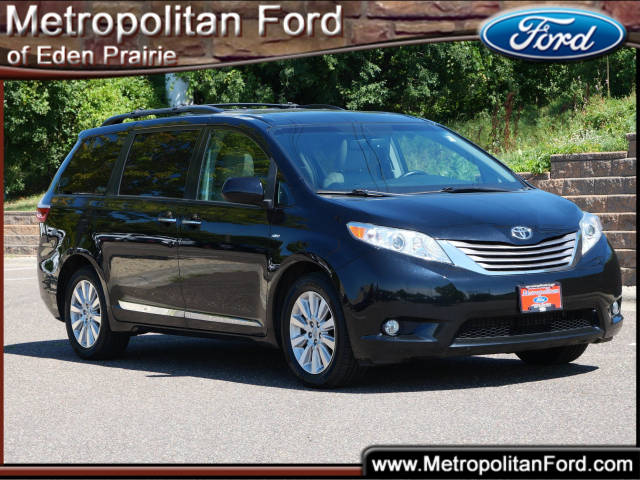 2017 Toyota Sienna XLE Premium AWD photo