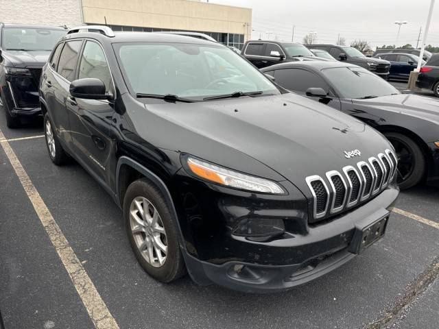 2017 Jeep Cherokee Latitude FWD photo