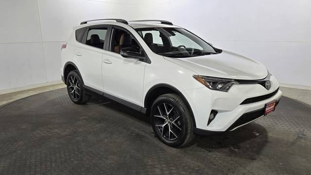 2017 Toyota RAV4 SE AWD photo