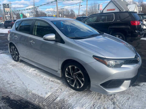 2017 Toyota Corolla iM FWD photo