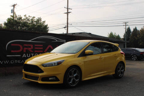 2017 Ford Focus ST FWD photo
