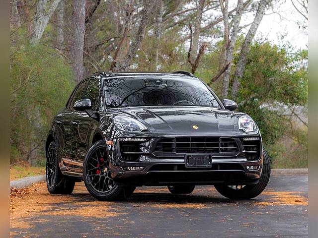 2017 Porsche Macan GTS AWD photo