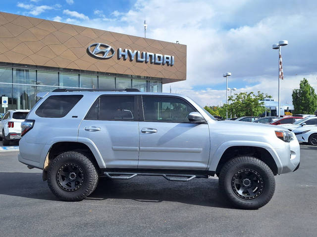 2017 Toyota 4Runner SR5 4WD photo