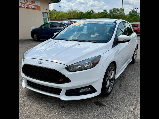 2017 Ford Focus ST FWD photo