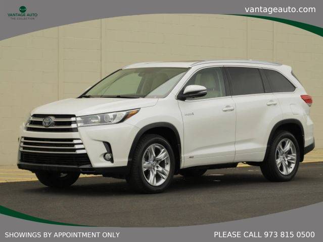 2017 Toyota Highlander Hybrid Limited AWD photo