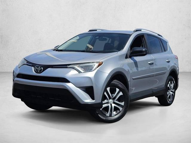 2017 Toyota RAV4 LE FWD photo