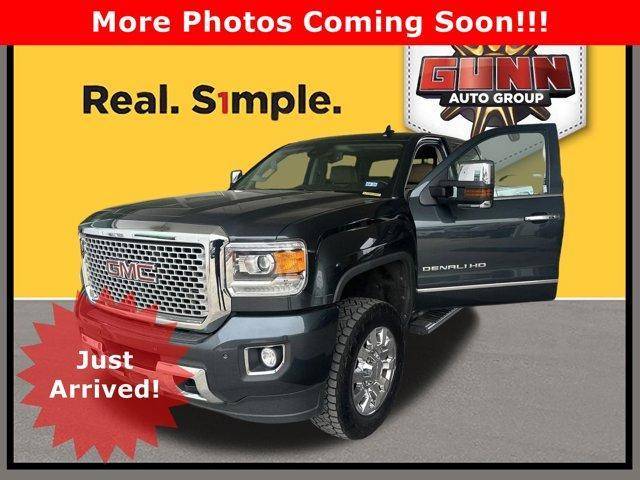 2017 GMC Sierra 2500HD Denali 4WD photo