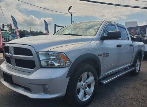 2015 Ram 1500 Express 4WD photo