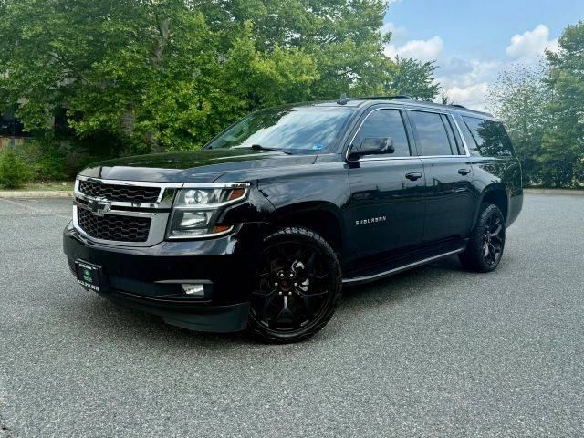 2017 Chevrolet Suburban LT 4WD photo