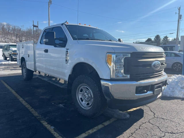 2017 Ford F-350 Super Duty XL 4WD photo