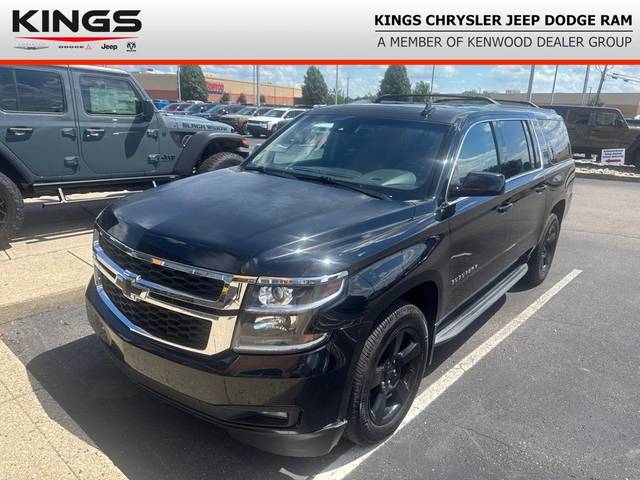 2017 Chevrolet Suburban LT 4WD photo