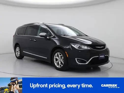 2017 Chrysler Pacifica Minivan Limited FWD photo
