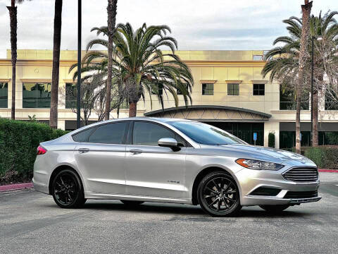 2017 Ford Fusion Hybrid SE FWD photo