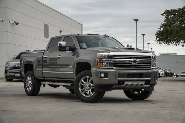 2017 Chevrolet Silverado 2500HD High Country 4WD photo