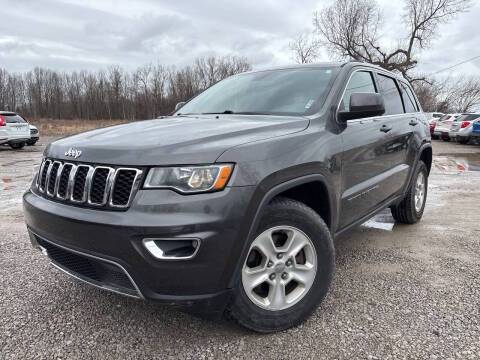 2017 Jeep Grand Cherokee Laredo 4WD photo