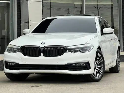 2017 BMW 5 Series 540i RWD photo