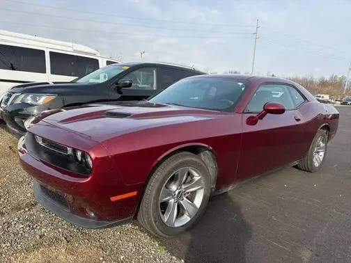 2017 Dodge Challenger SXT RWD photo