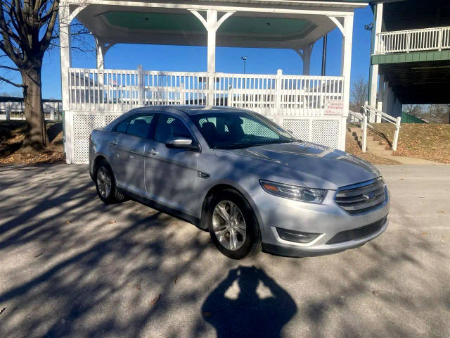 2017 Ford Taurus SEL AWD photo