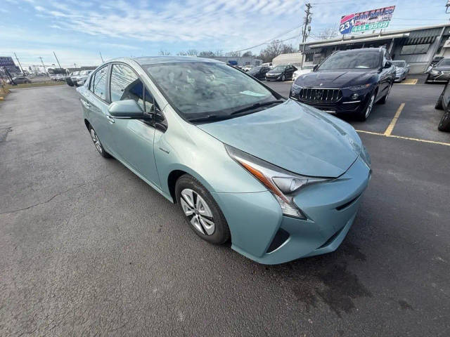 2017 Toyota Prius Three FWD photo