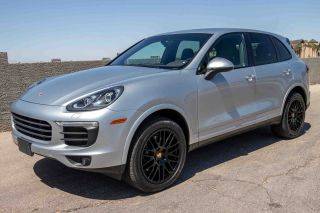 2017 Porsche Cayenne Platinum Edition AWD photo