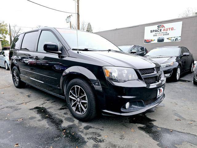 2016 Dodge Grand Caravan R/T FWD photo