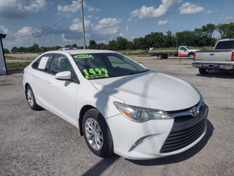 2017 Toyota Camry LE FWD photo