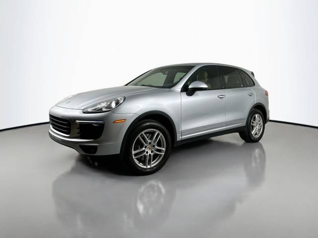 2016 Porsche Cayenne  AWD photo