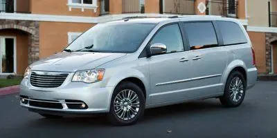 2016 Chrysler Town and Country Touring FWD photo