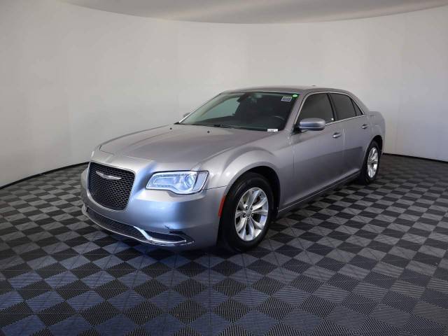 2016 Chrysler 300 Limited RWD photo